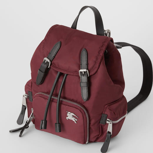 BURBERRY  紫红色 女士小号羽绒尼龙斜背式军旅背包 8006717 A1330 商品图1