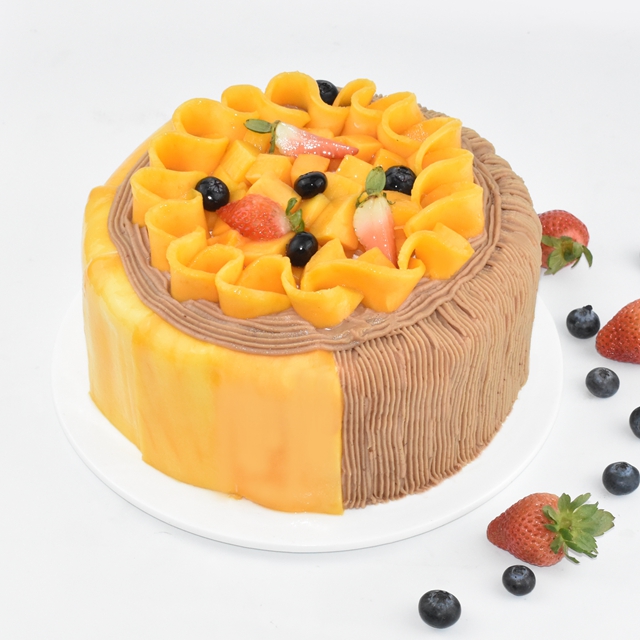 栗子芒果-一个蛋糕两个口味，左边芒果蛋糕，右边栗子蛋糕