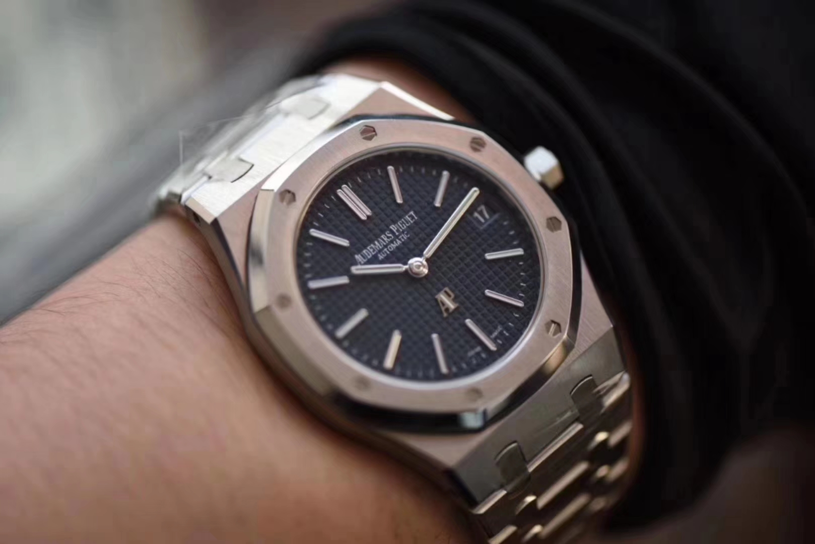 Jfa P皇家橡树 152 系列 直径39mm 搭载进口9015改原版cal 2121自动机芯 延续一直来的超精细做工与打磨细节 绝对值得五星怒荐