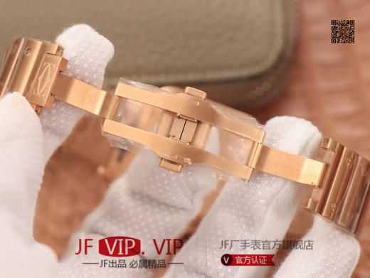 BV男装大号-卡地亚新款山度士 表壳：316材质表盘：渐变蓝色表针，尺寸：39.8X47.5X9.08毫米表冠：蓝宝石机芯：MIYOTA-9015 商品图8