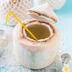 【精选】泰国椰子1颗(送开椰器+吸管)【当天提货】