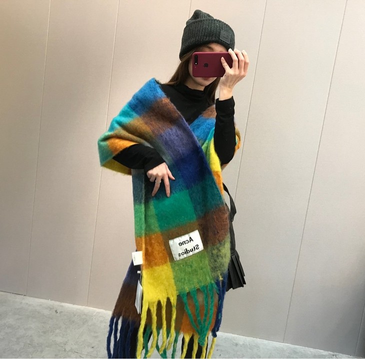 acne秋冬彩虹围巾
