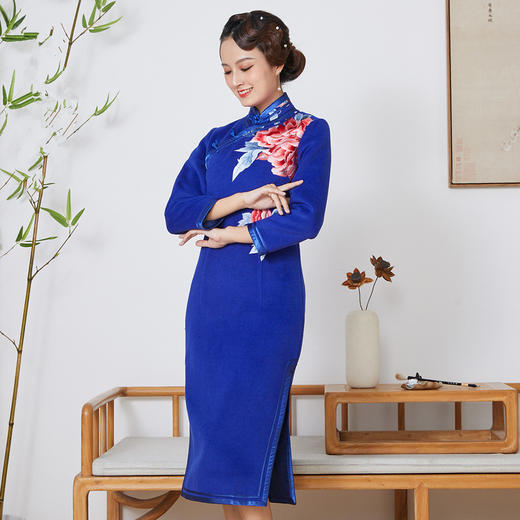 QC-1697763秋季新款毛呢绣花优雅旗袍裙 商品图3