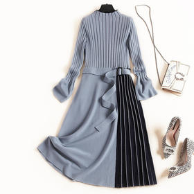 OL-52278秋冬新款半高领喇叭袖拼接条纹A字裙