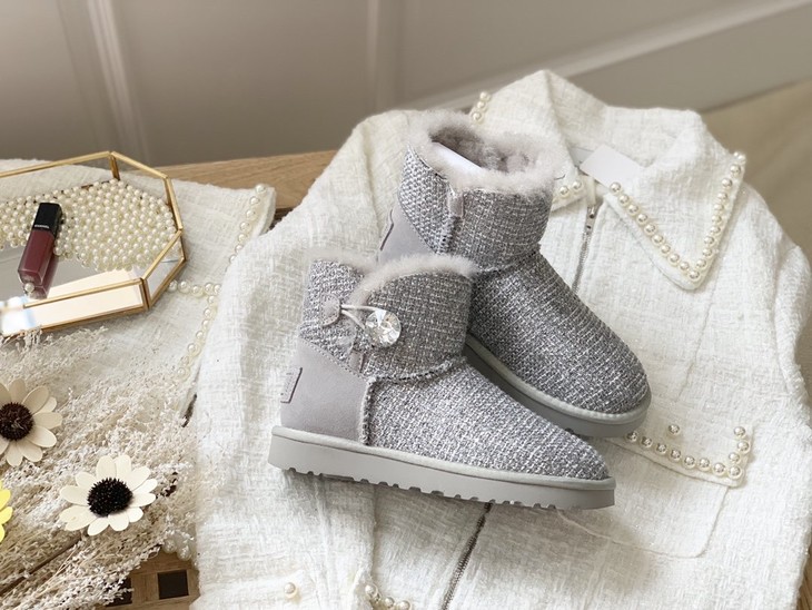 点此购买ugg女款小香风雪地靴美130424