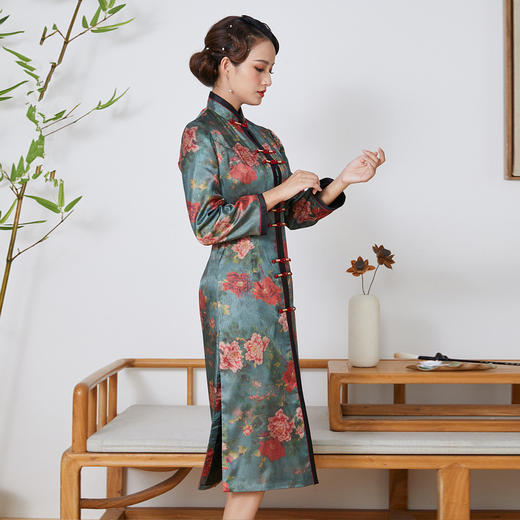 QC-1697745秋季新款手工盘扣旗袍裙 商品图1