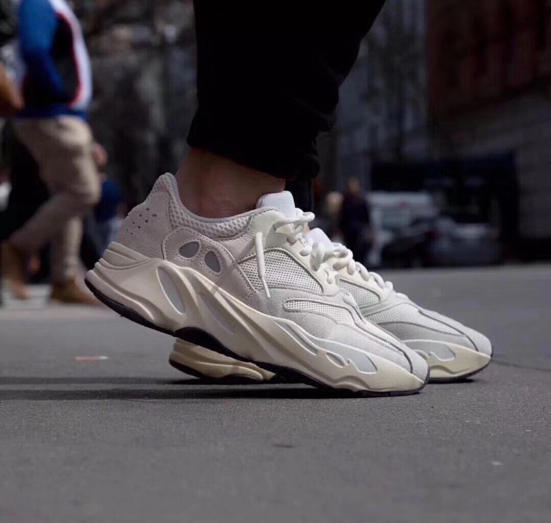 百搭潮流adyeezy700v2奶油白配色原装巴斯夫大底秒杀市场通货对比专柜