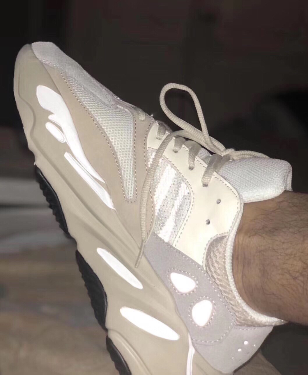 百搭潮流adyeezy700v2奶油白配色原装巴斯夫大底秒杀市场通货对比专柜
