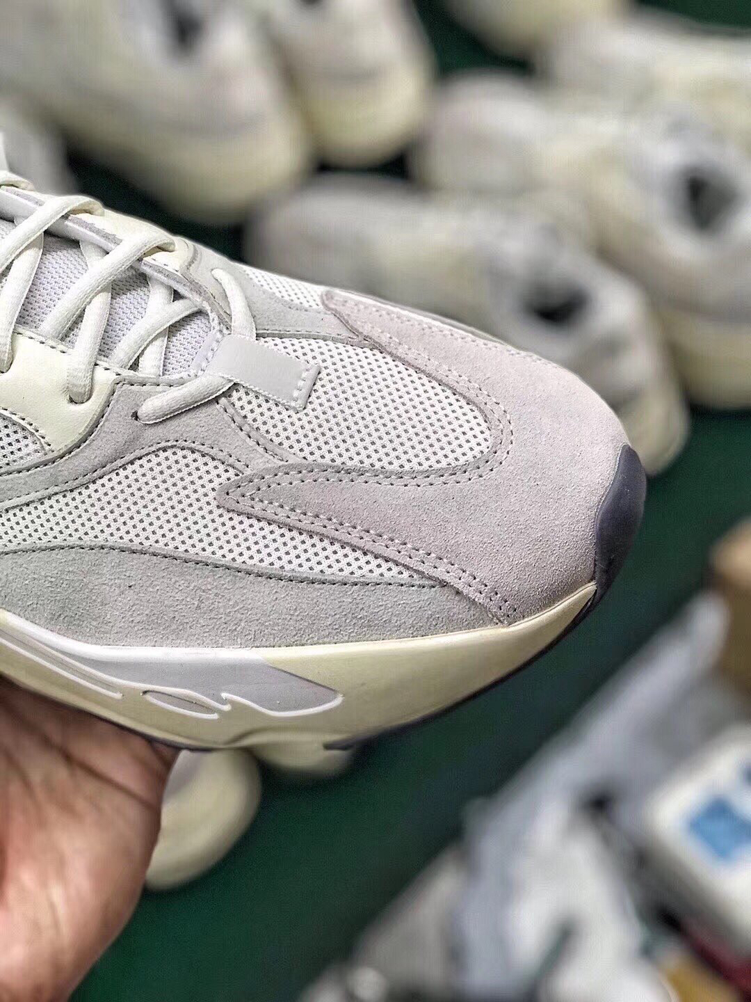 百搭潮流adyeezy700v2奶油白配色原装巴斯夫大底秒杀市场通货对比专柜
