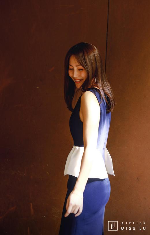 AtelierMissLu / Pola-藏青拼白腰间褶皱装饰连身裙 商品图4