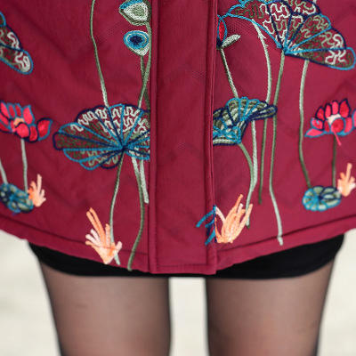 YCE	1313-8870老年人绣花棉袄女冬装新款妈妈棉衣短款厚中年女秋冬羽绒棉服外套 商品图3