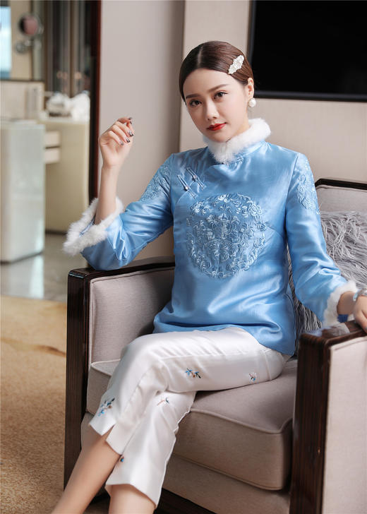 QZ-19022秋冬团花刺绣中式国风改良旗袍上衣 商品图2