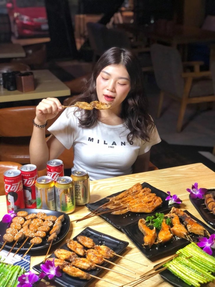 163烤吧2-3人宵夜套餐低至28.8元,饮酒撸串两不误