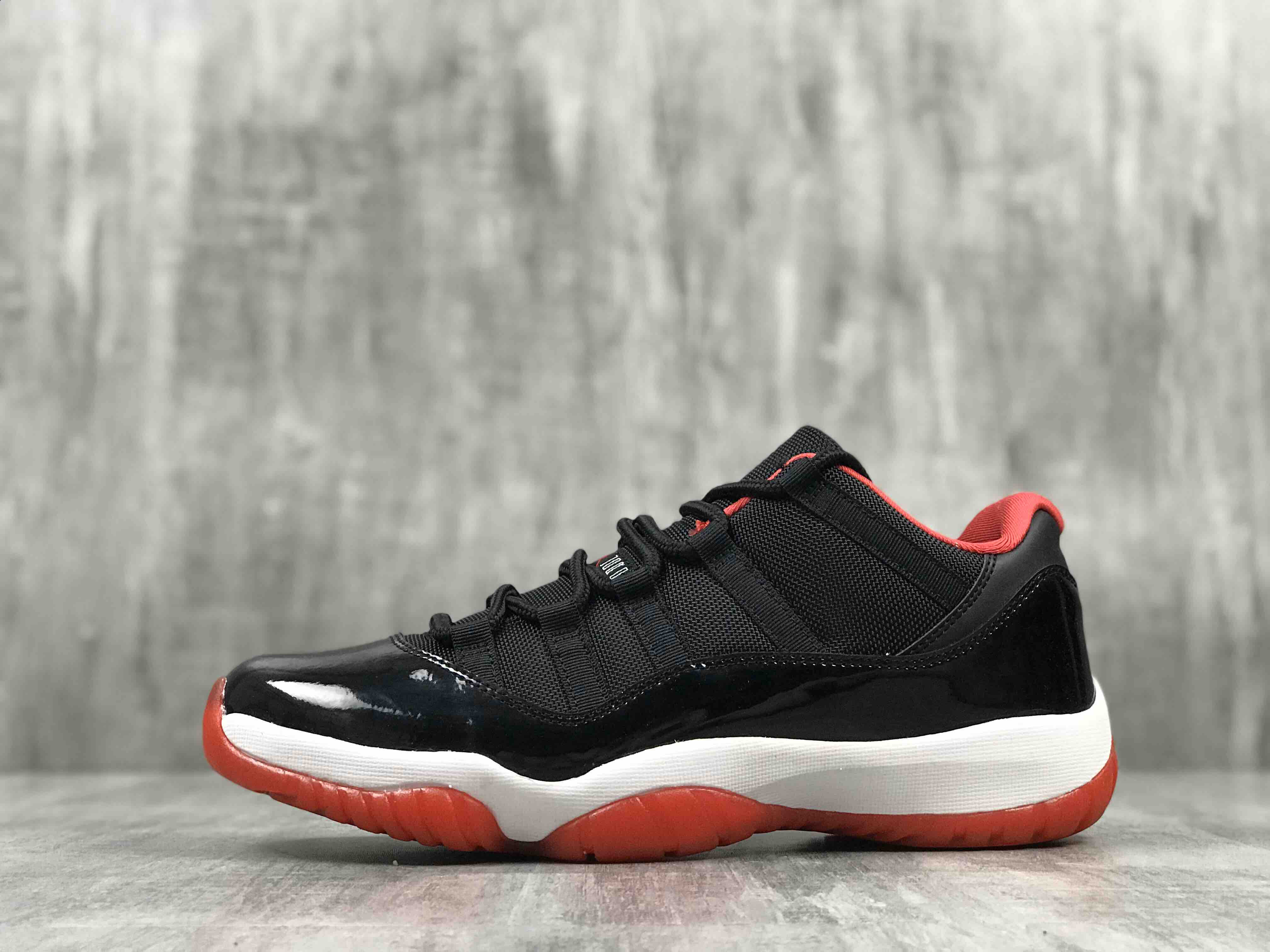 aj11黑红低帮价格图片