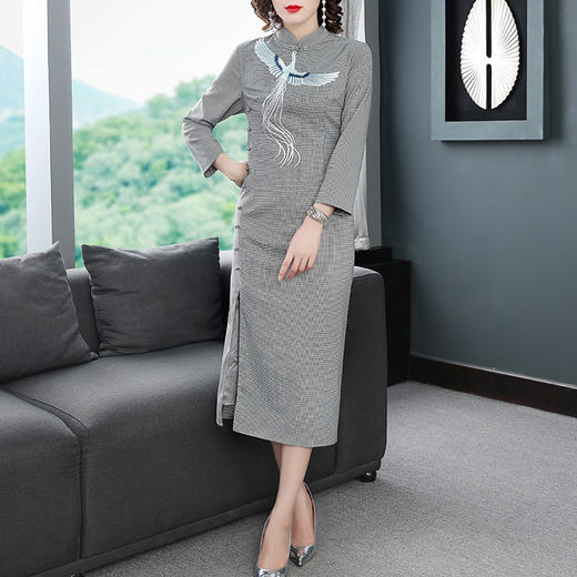 YFN-19307秋季新款格子旗袍改良版文艺年轻款少女中长款中国风优雅连衣裙 商品图1