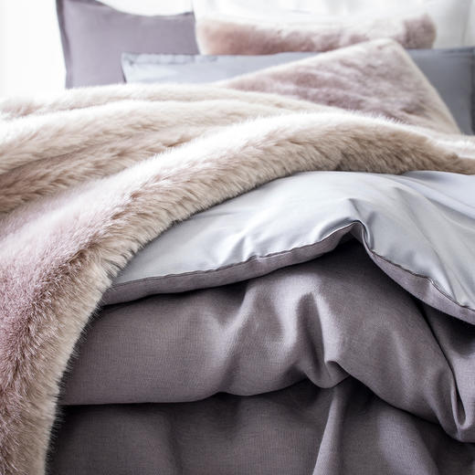 AT邸尔铂 · 法国进口奢华家纺沙皇绒Tsarine家居床品配件靠枕套床盖 商品图0