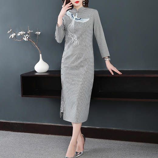 YFN-19307秋季新款格子旗袍改良版文艺年轻款少女中长款中国风优雅连衣裙 商品图0