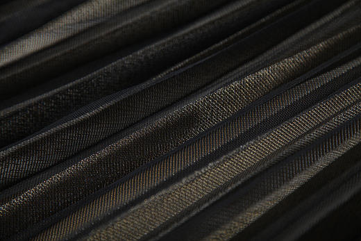 LYY-T10417秋季撞色亮丝拼接针织显瘦上衣+百褶网纱半身裙套装 商品图2