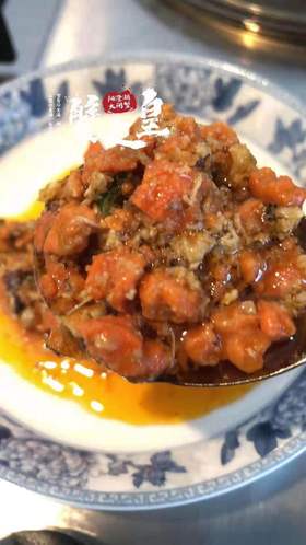 【蟹之皇秃黄油】250g  9斤母蟹，才能熬制出一罐蟹黄油，熬制6小时，匠心十足