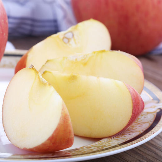 【烟台·栖霞】红富士 果形端正 色泽艳丽 果肉甜脆 香气浓郁 商品图1