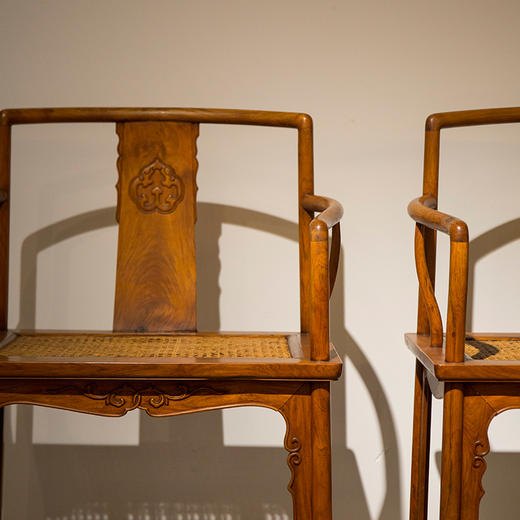 黄花梨双螭云纹矮背南官帽椅（一对） 商品图1