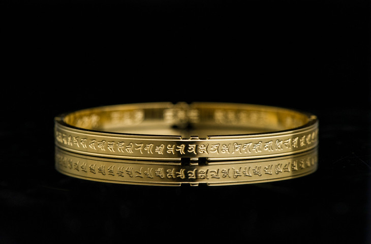 楞严咒五大心咒楞严咒心钛钢手镯闭口椭圆形消灾祛病消业修福