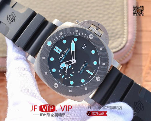 VS沛纳海799，CARBOTECH碳纤维旋转表圈，有着它独特的纹理个性，组合坚固耐用的钛金属表壳，专业独特的美学风格，更好地将坚固和轻盈集于一身，更轻却更硬。男士腕表，精钢表带，自动机械机芯，密底。 商品图1