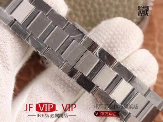 K11卡地亚坦克系列，精钢版，有24mm×31mm,中号27mm×34mm,两个尺寸，原厂鳄鱼皮带，底盖编码，均与正品一致！配贴码，一表一码！十种颜色表带！男士腕表，精钢表带，自动机械机芯，密底。 商品图7