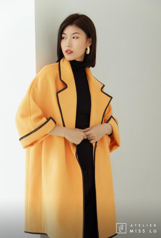 AtelierMissLu / Mirna-奶蜜黄撞色翻领羊毛长外套 商品图12