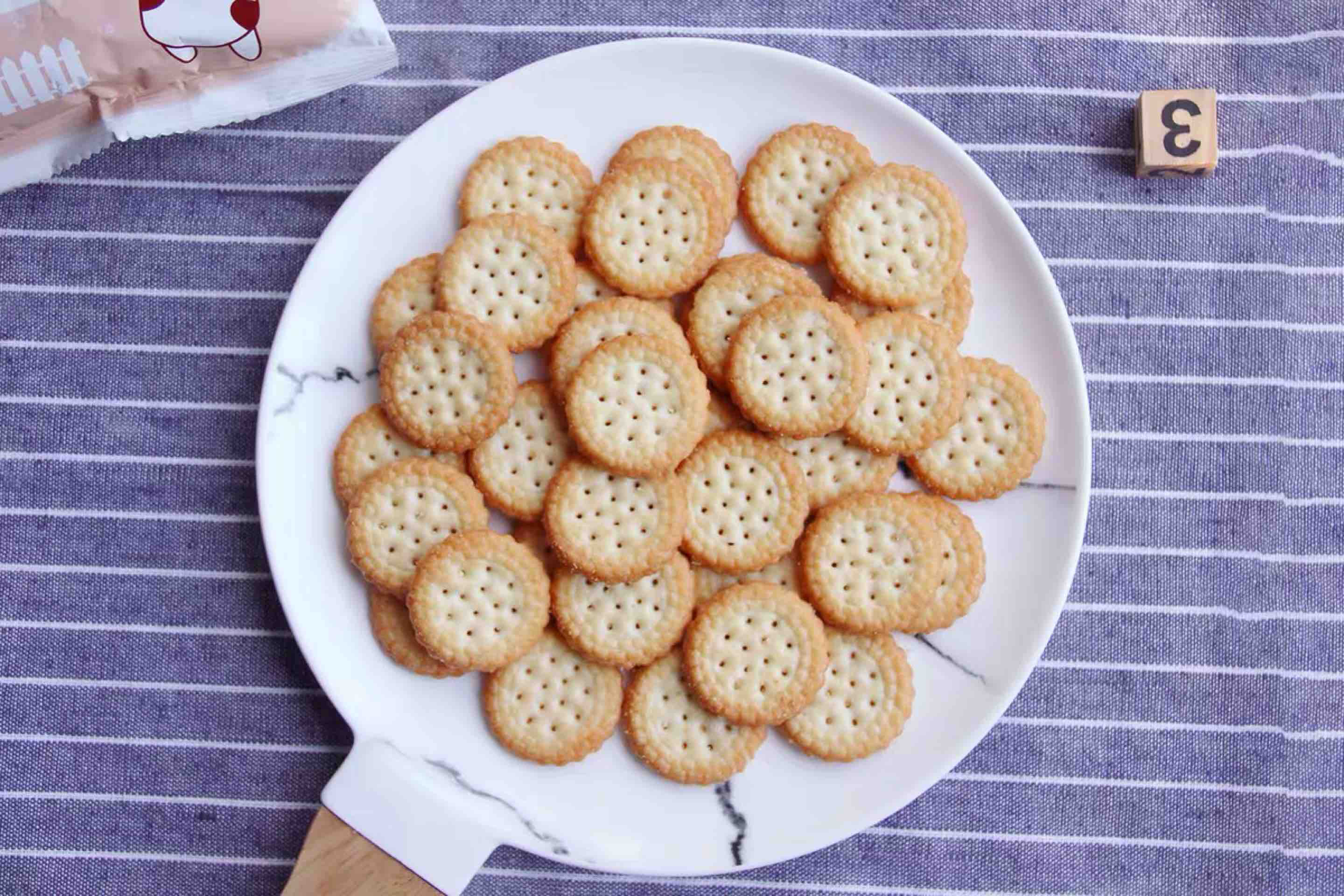 北海道36牛乳饼干好吃酥脆的小饼干