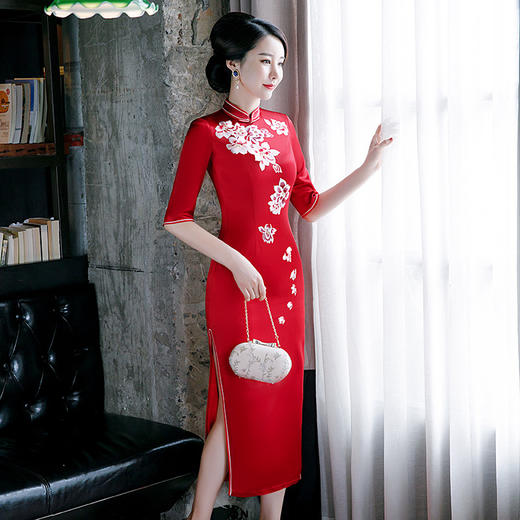 QQ9537新款红色刺绣中式礼服旗袍TZF 商品图1