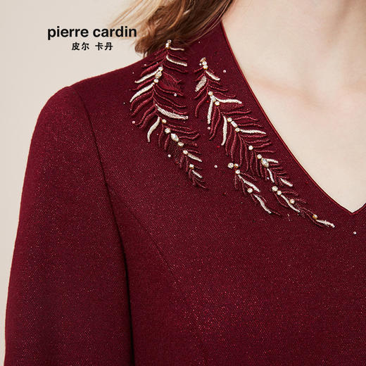 皮尔卡丹女春季新款酒红色长袖连衣裙时尚V领A字裙P94DL07T0
 商品图3
