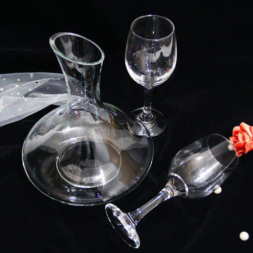 红酒杯醒酒器礼盒套装(晶白料玻璃) 商品图1