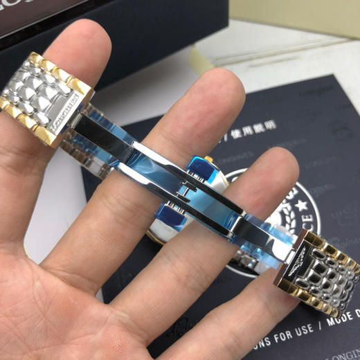 浪琴瑰丽系列石英情侣腕表，男装直径40mm/女装直径24mm 商品图6