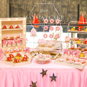 粉色主题甜品台 