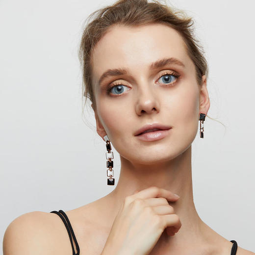 天然墨翡白珐琅不对称长耳饰 TRACEY CHEN 商品图2