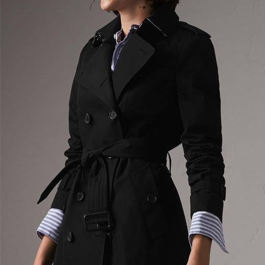 BURBERRY 博柏利 女士桑德林汉姆版型瘦版短款风衣 黑色 3900450 00100 商品图3