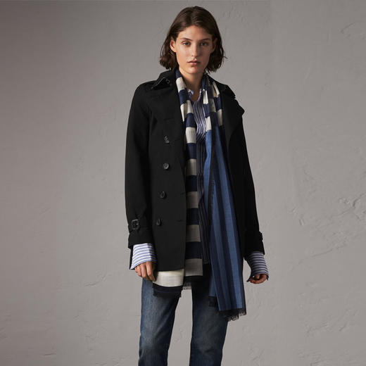 BURBERRY 博柏利 女士桑德林汉姆版型瘦版短款风衣 黑色 3900450 00100 商品图1