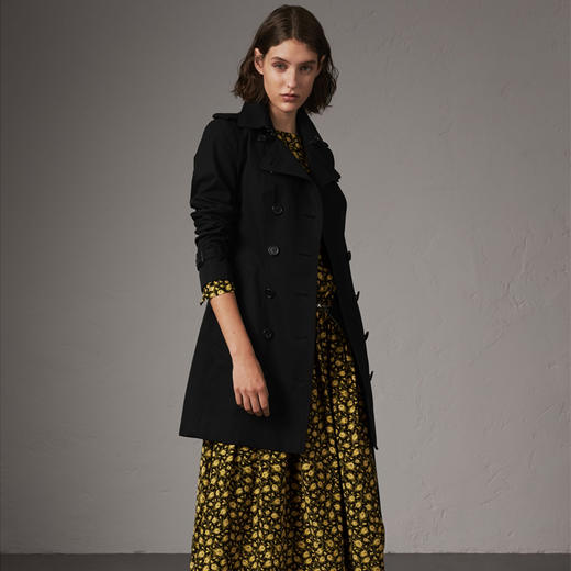 BURBERRY 巴宝莉 女士桑德林汉姆-Heritage Trench 中长款束腰风衣 黑色 3900453 00100 商品图1