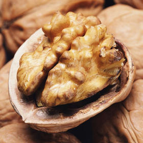 云南大理漾濞干核桃  脆嫩可口  果肉清香脆甜 营养丰富 老人小孩吃了都说好  送夹子