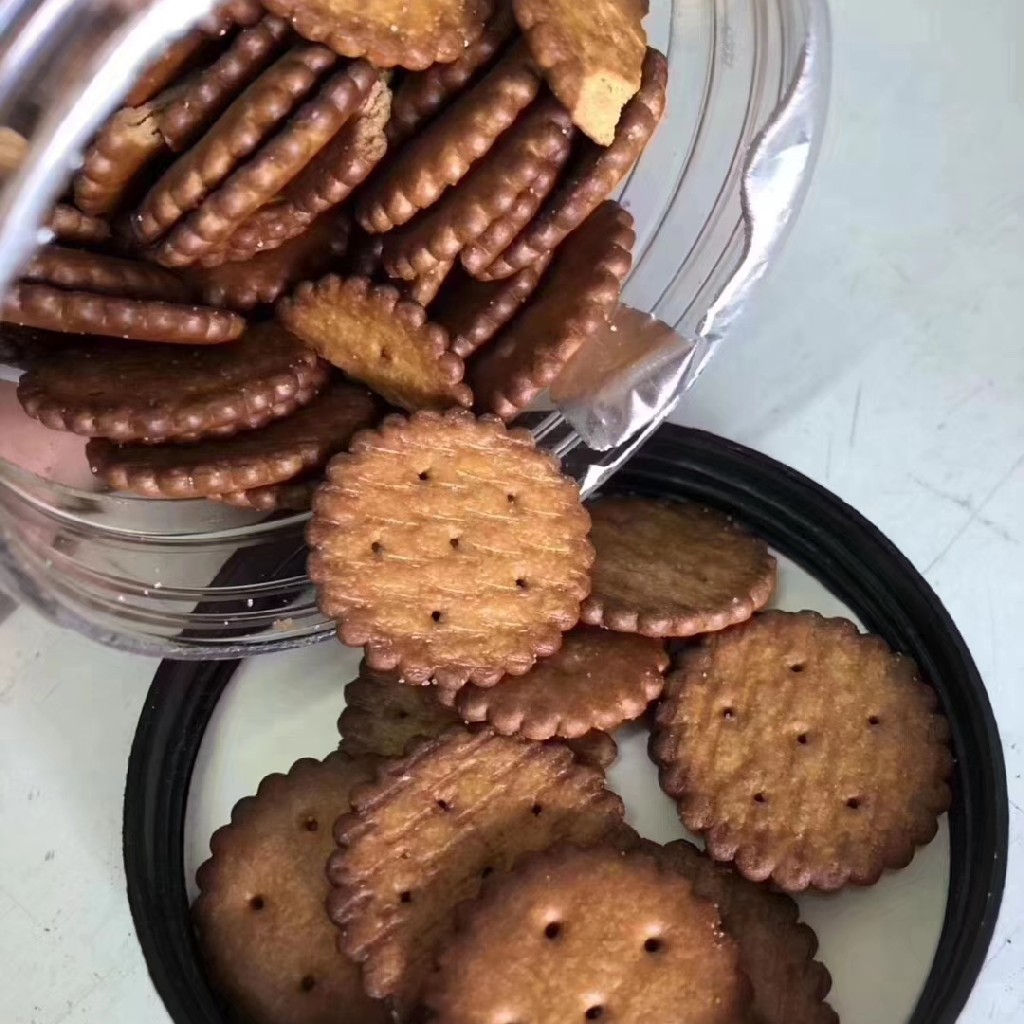 黑糖饼干一罐340公克搭配水果包邮