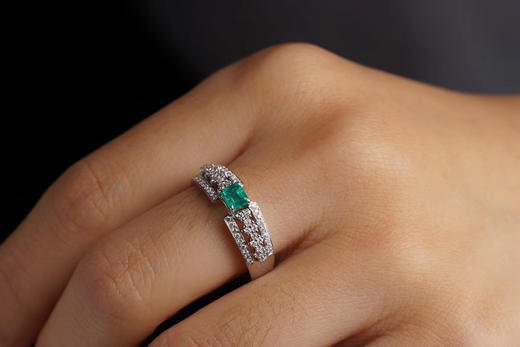 祖母绿·钻石群镶小戒 商品图5