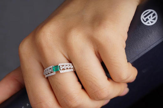 祖母绿·钻石群镶小戒 商品图3