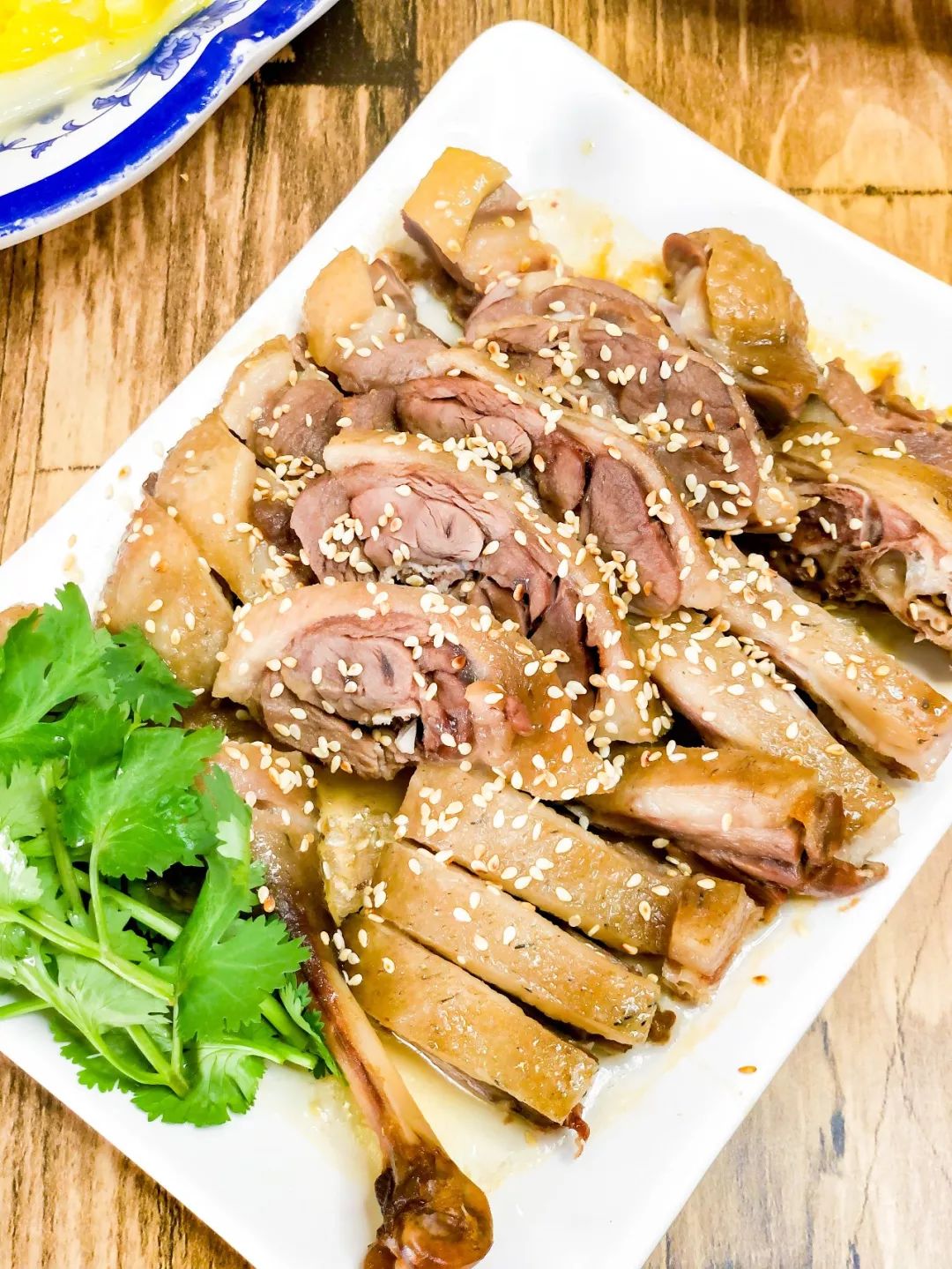 这道其貌不扬的"盐焗鹅",竟是到店必点你相信吗!