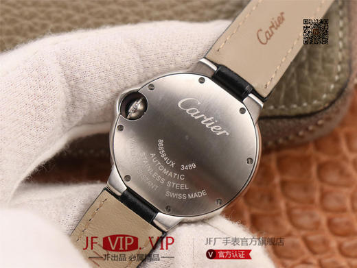 V6卡地亚 蓝气球系列，表径 33mm，搭载进口日本机械，全精钢材质，质感同正品，防刮花蓝宝石水晶镜面，指针为烤蓝钢针。V6厂！女士腕表，皮表带，自动机械机芯，密底。 商品图6