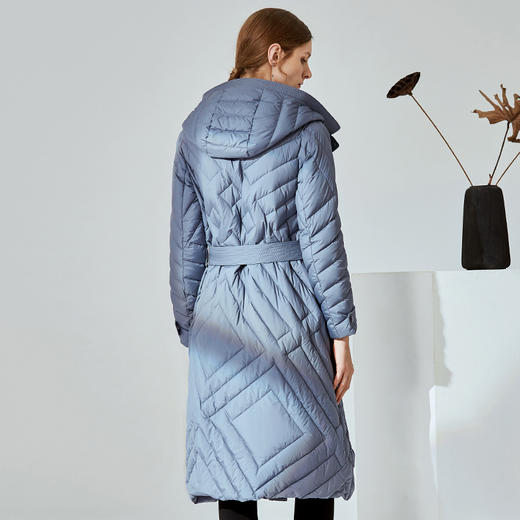 EITIE爱特爱冬季纯色斜纹收腰显瘦连帽加厚长款羽绒服女6011704 商品图4