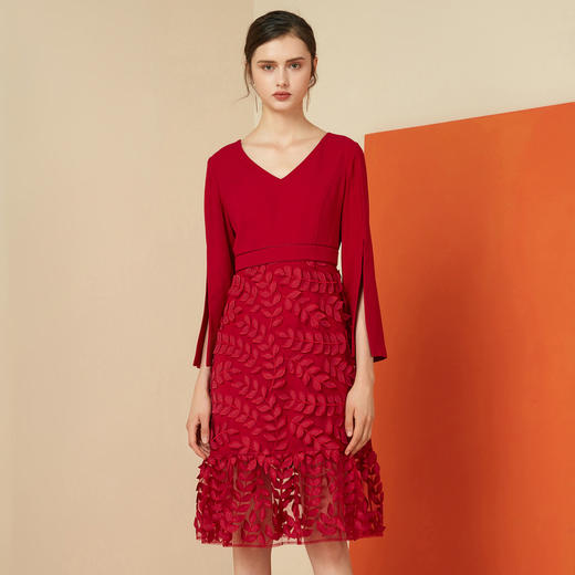 EITIE爱特爱女装秋精致网纱刺绣袖口开叉V领礼服连衣裙6077722 商品图1