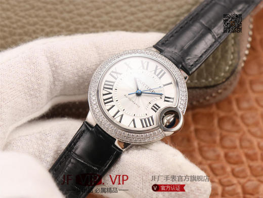 V6卡地亚 蓝气球系列，表径 33mm，搭载进口日本机械，全精钢材质，质感同正品，防刮花蓝宝石水晶镜面，指针为烤蓝钢针。V6厂！女士腕表，皮表带，自动机械机芯，密底。 商品图1