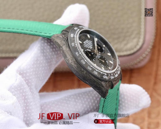 DIW劳力士宇宙计时迪通拿系列，上海7750计时机芯，表壳碳纤维材质打造，镜面双面电镀高透膜工艺，男士腕表，绢丝表带，自动机械机芯，密底。 商品图4