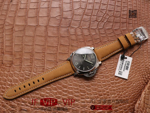 VS沛纳海904，表径42mm，一款适合亚洲手腕的腕表，碳黑锻面放射纹表盘，316L精钢，强效抗蚀的钢合金。小手腕福利，上手非常漂亮 商品图9